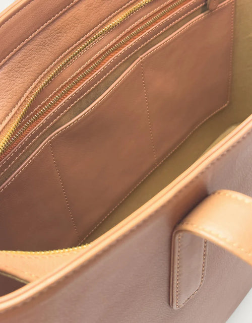 Load image into Gallery viewer, Astrid Tote In Calf Leather Camel
