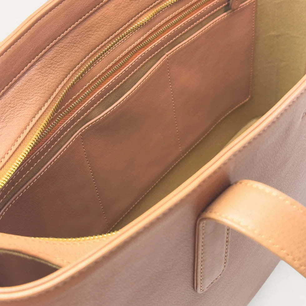 Astrid Tote In Calf Leather Camel