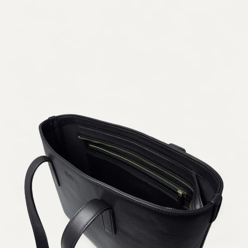 Astrid Tote In Calf Leather Black
