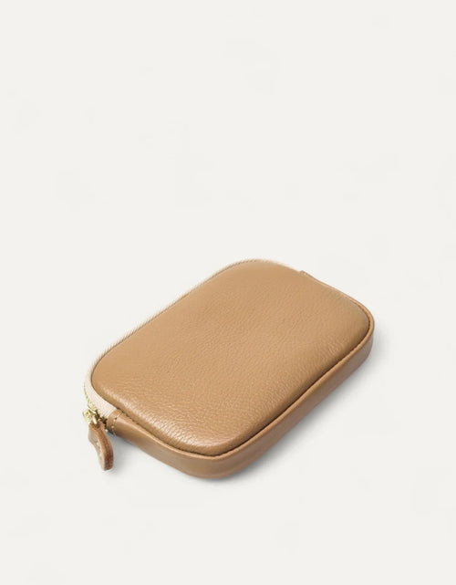 Load image into Gallery viewer, Nina Pouch Milk Tea
