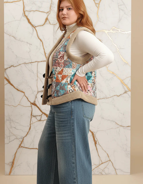 تحميل الصورة إلى عارض المعرض، Ivorynn Plus Size Sherpa Vest – Boho Patchwork Sleeveless Jacket with Toggle Buttons
