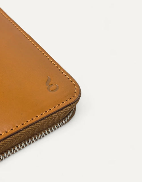 Load image into Gallery viewer, Voyager Travel Folio mustard
