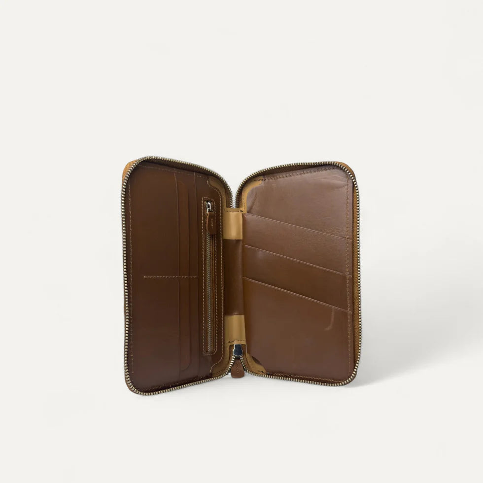 Voyager Travel Folio Brown