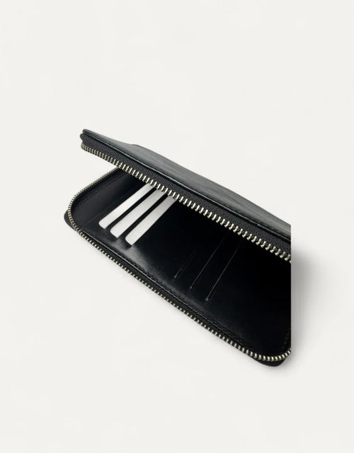 Load image into Gallery viewer, Voyager Travel Wallet Black
