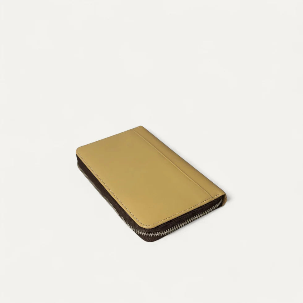 Voyager Travel Wallet Beige