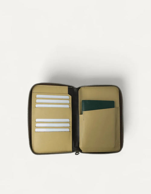 Load image into Gallery viewer, Voyager Travel Wallet Beige
