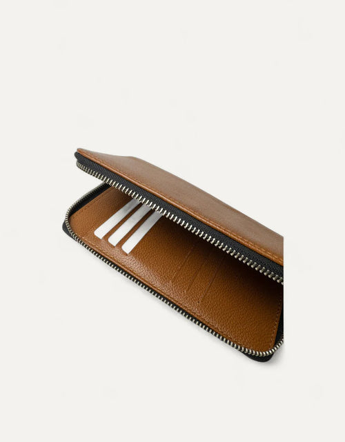 Load image into Gallery viewer, Voyager Travel Wallet Tan
