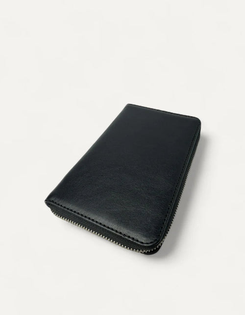 Load image into Gallery viewer, Voyager Travel Wallet Black
