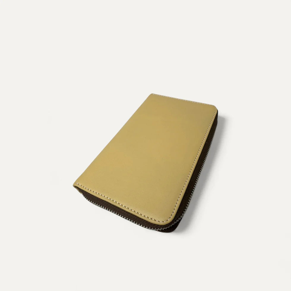 Voyager Travel Wallet Beige