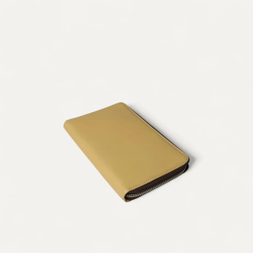 Voyager Travel Wallet Beige