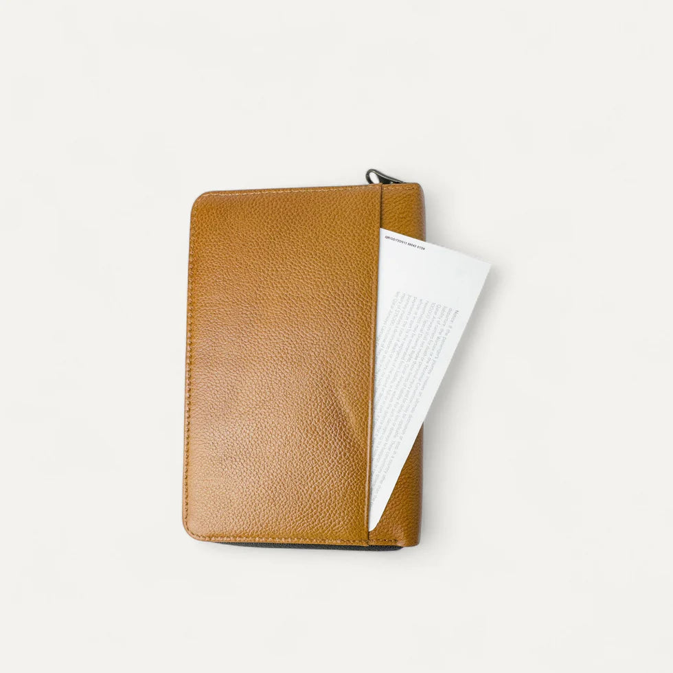Voyager Travel Wallet Tan