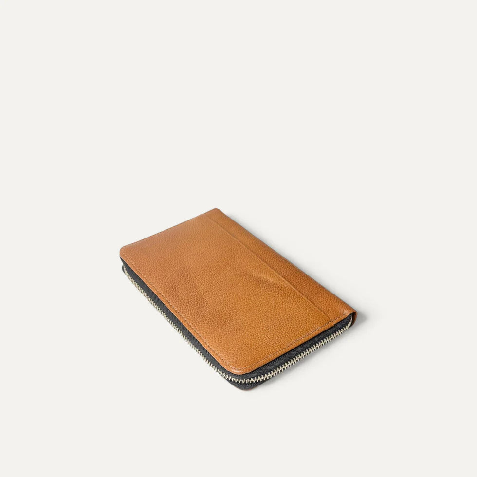 Voyager Travel Wallet Tan