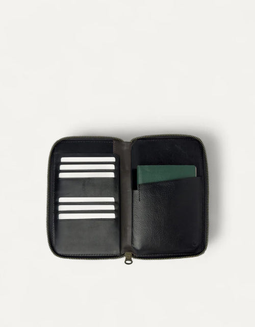 Load image into Gallery viewer, Voyager Travel Wallet Black
