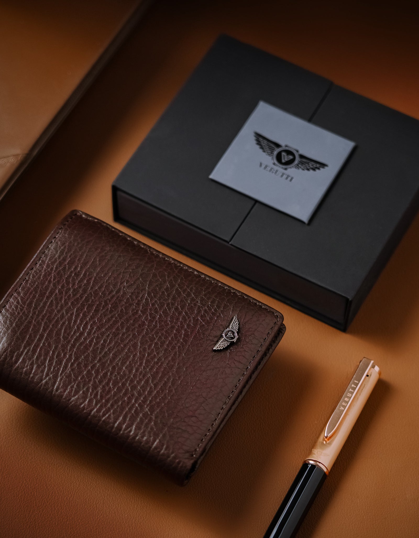 Men’s Genuine Leather Vertical Wallet – Brown Cowhide – Verutti VRW-5003-2